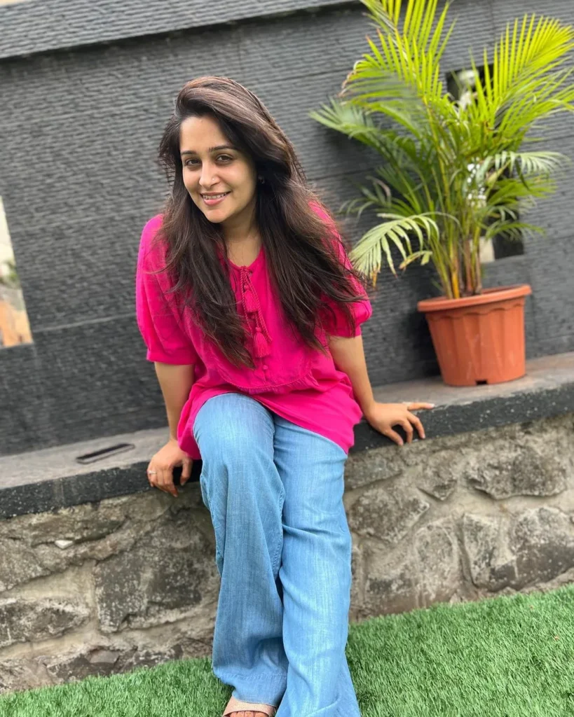 Dipika Kakkar Income